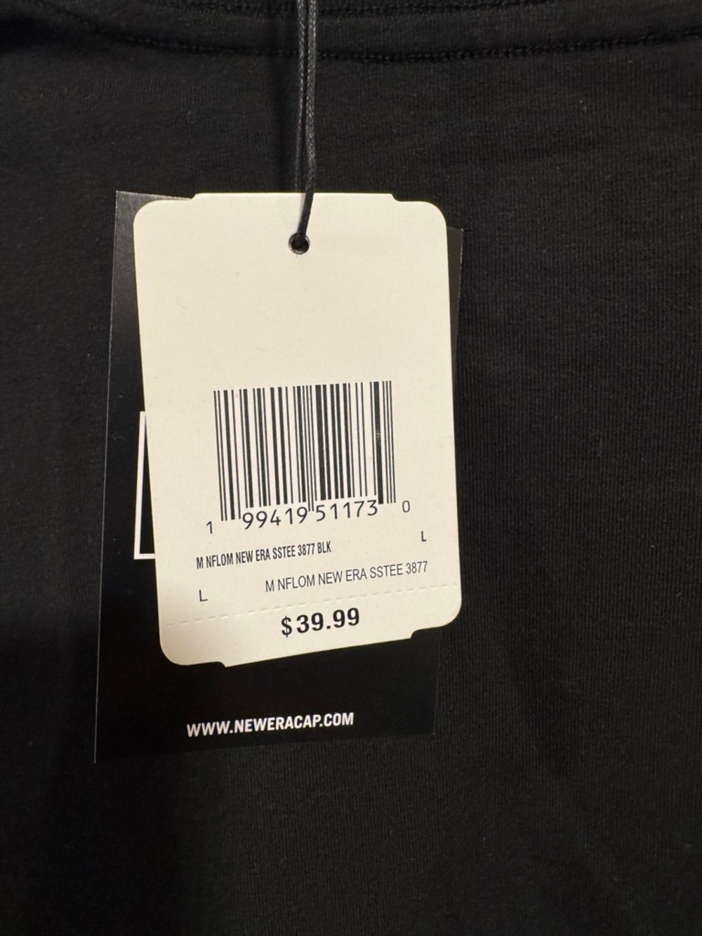 New Era Black T-Shirt with White Logo Tag - Picture 4 of 4